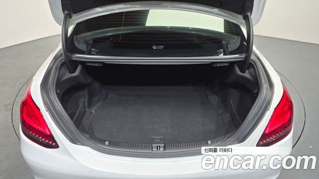 Mercedes-Benz C-Class 2019 — Фото 16/20