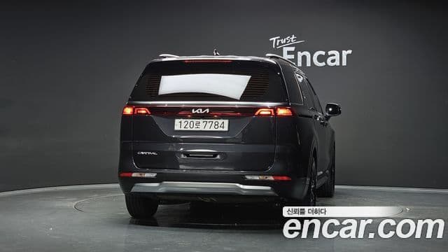 Kia Carnival 2022 — Фото 4/20
