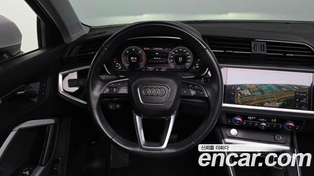 Audi Q3 2020 — ფოტო 13/20