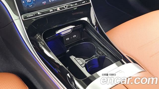 Mercedes-Benz C-Class 2025 — Фото 18/20