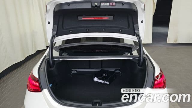 Mercedes-Benz C-Class 2025 — Фото 20/20