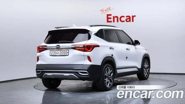 Kia Seltos 2020 — ფოტო 2/20
