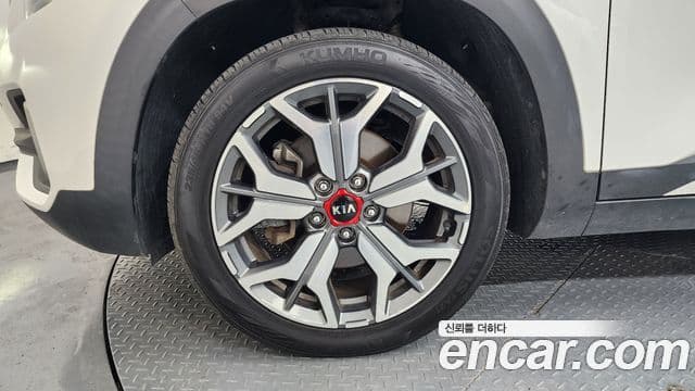 Kia Seltos 2020 — ფოტო 5/20