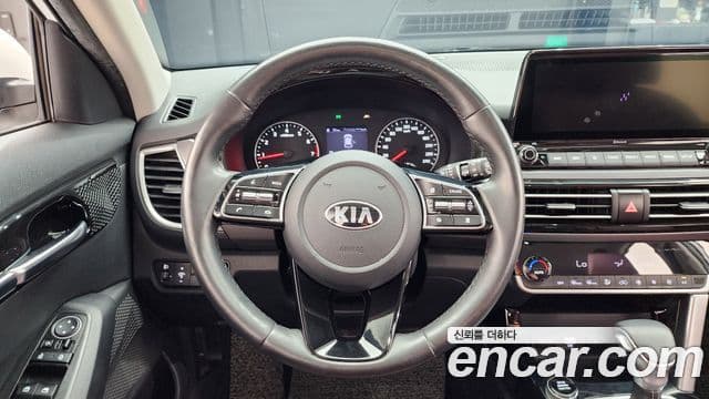 Kia Seltos 2020 — ფოტო 13/20