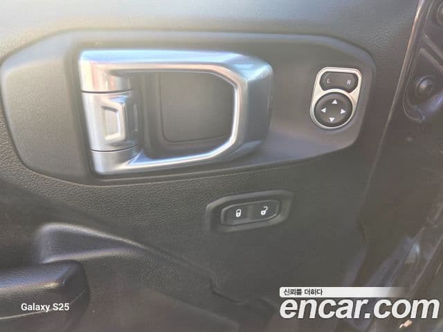 Jeep Wrangler 2021 — ფოტო 6/20