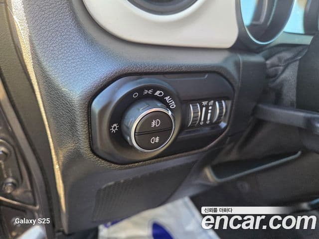 Jeep Wrangler 2021 — ფოტო 7/20