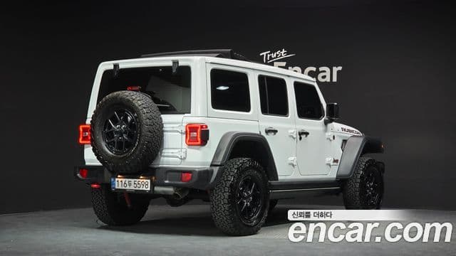 Jeep Wrangler 2025 — ფოტო 2/20