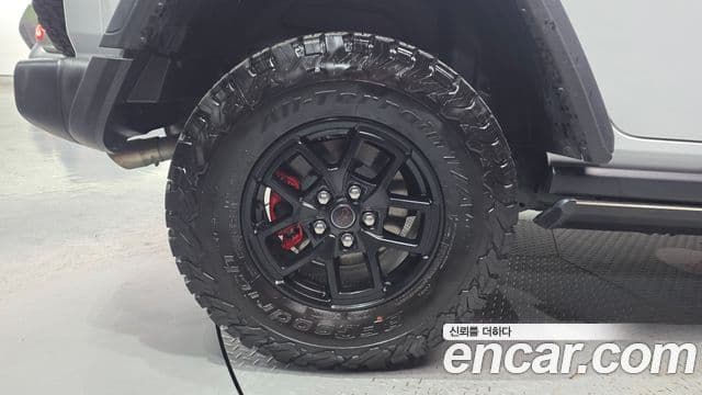 Jeep Wrangler 2025 — ფოტო 5/20