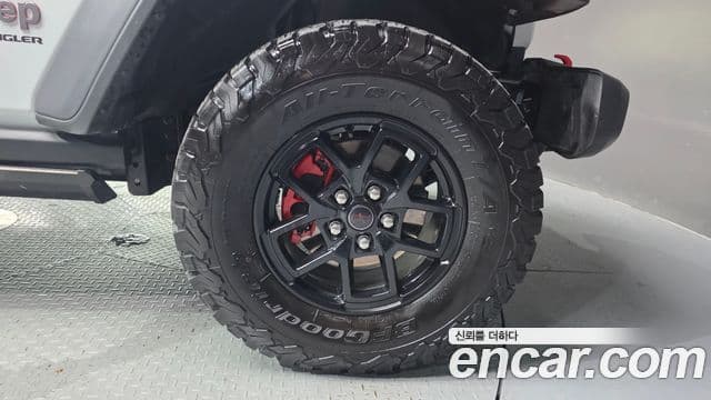 Jeep Wrangler 2025 — Photo 18/35