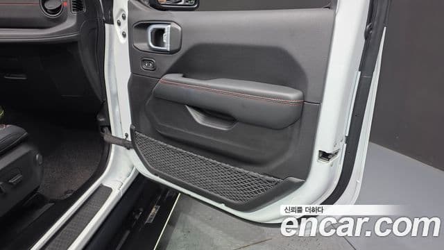 Jeep Wrangler 2025 — Photo 1/35