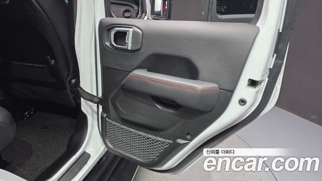 Jeep Wrangler 2025 — Photo 2/35