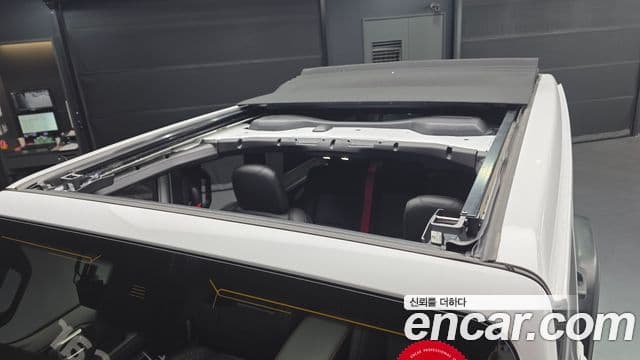 Jeep Wrangler 2025 — Photo 34/35