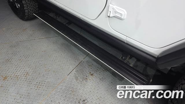 Jeep Wrangler 2025 — Photo 27/35