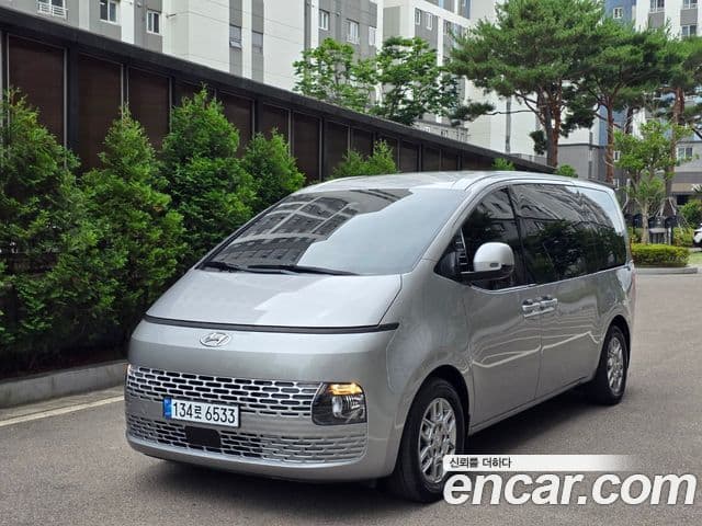 Hyundai Staria 2021 — ფოტო 1/18