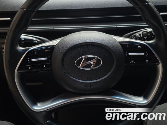 Hyundai Staria 2021 — ფოტო 7/18