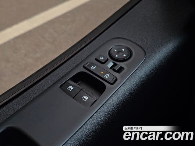 Hyundai Staria 2021 — ფოტო 12/18
