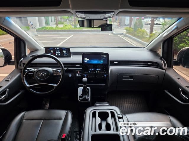 Hyundai Staria 2021 — ფოტო 16/18