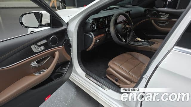 Mercedes-Benz E-Class 2023 — Şəkil 10/20