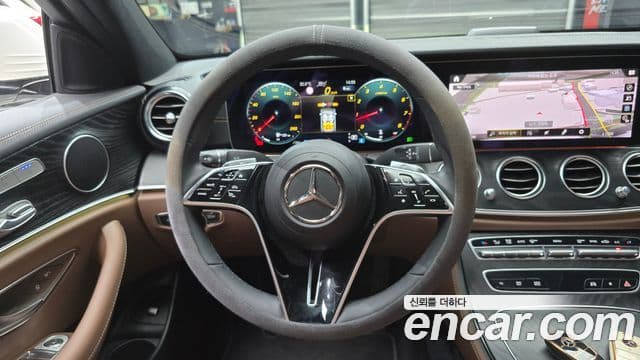 Mercedes-Benz E-Class 2023 — Şəkil 12/20