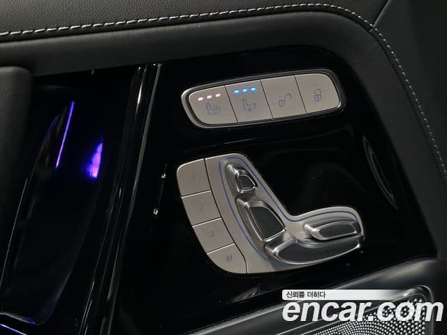 Mercedes-Benz G-Class 2021 — Photo 2/20