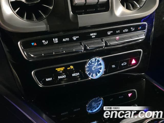 Mercedes-Benz G-Class 2021 — Photo 12/20