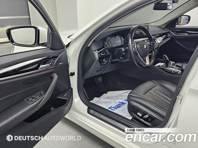 BMW 5 Series 2018 — Şəkil 11/20