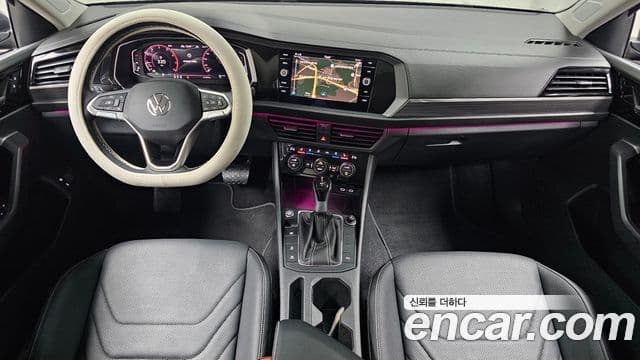 Volkswagen Jetta 2023 — Şəkil 7/20