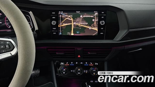 Volkswagen Jetta 2023 — Şəkil 12/20