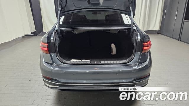 Volkswagen Jetta 2023 — Şəkil 15/20