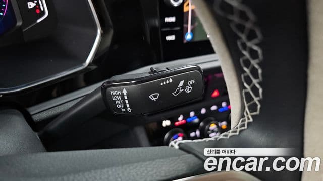 Volkswagen Jetta 2023 — Şəkil 19/20