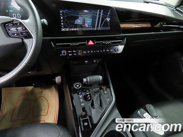 Kia Niro 2022 — ფოტო 16/20