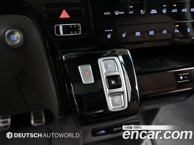 Hyundai Staria 2024 — ფოტო 8/20