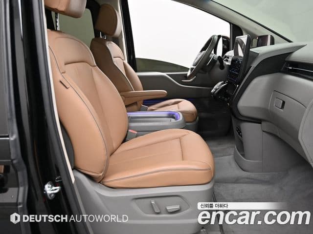Hyundai Staria 2024 — ფოტო 9/20