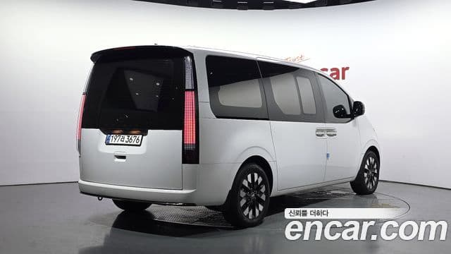 Hyundai Staria 2024 — Фото 2/20