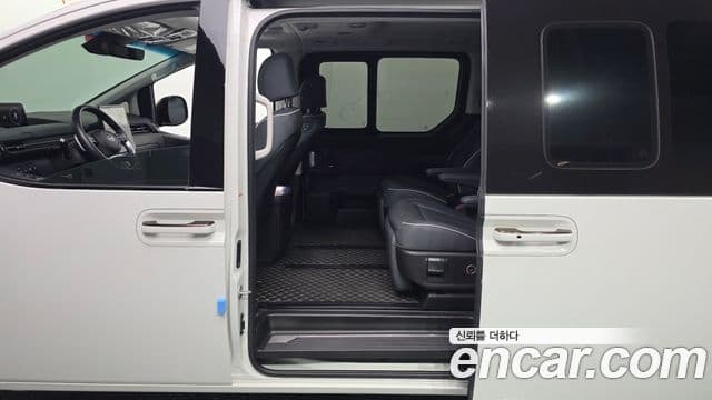 Hyundai Staria 2024 — Фото 11/20