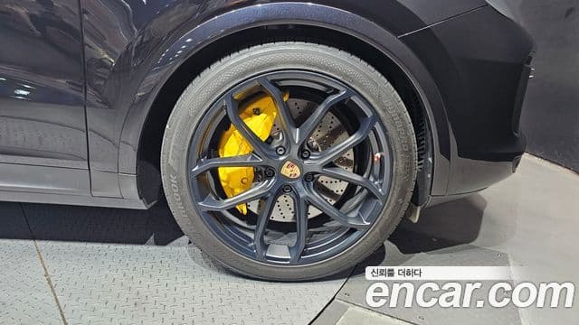 Porsche Cayenne 2019 — Photo 29/30