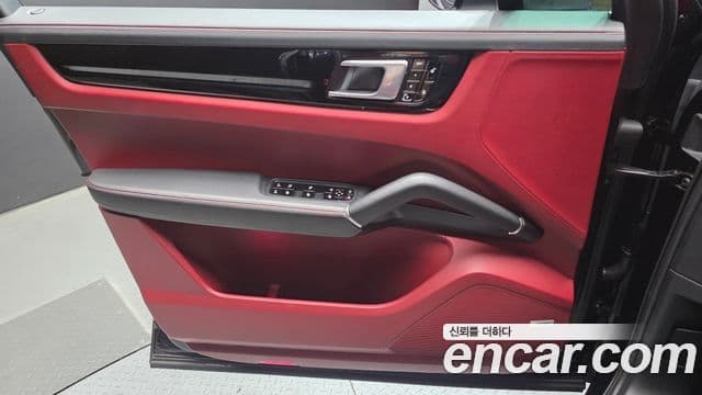 Porsche Cayenne 2019 — Photo 24/30