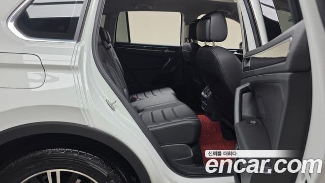 Volkswagen Tiguan 2023 — Şəkil 11/20
