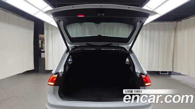 Volkswagen Tiguan 2023 — Şəkil 14/20