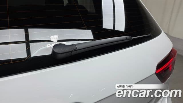 Volkswagen Tiguan 2023 — Şəkil 18/20