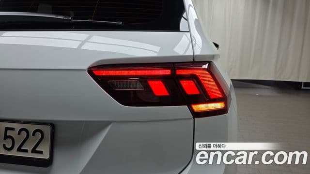 Volkswagen Tiguan 2023 — Photo 9/30