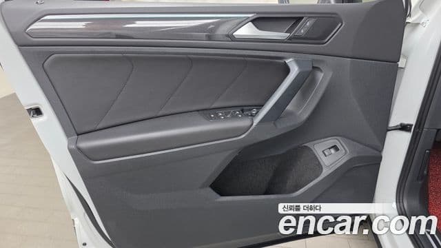Volkswagen Tiguan 2023 — Photo 27/30
