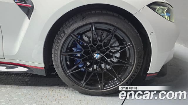 BMW M4 2023 — Photo 19/33