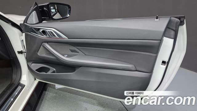 BMW M4 2023 — Photo 33/33
