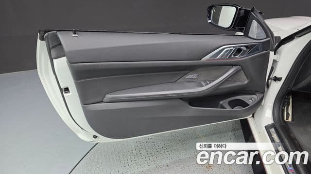 BMW M4 2023 — Photo 18/33