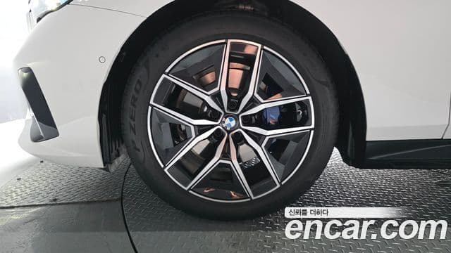 BMW 5 Series 2025 — фото 5 из 20