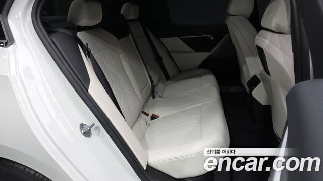BMW 5 Series 2025 — Şəkil 12/20