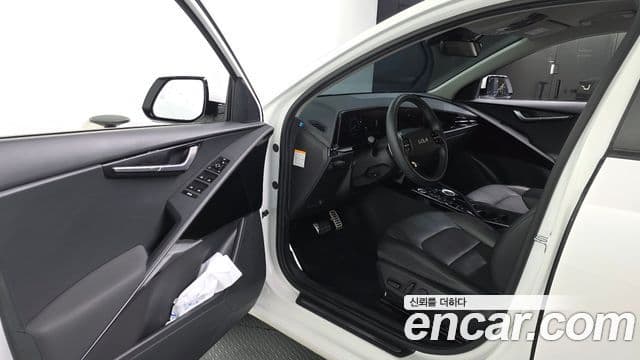 Kia Niro 2022 — Şəkil 10/20
