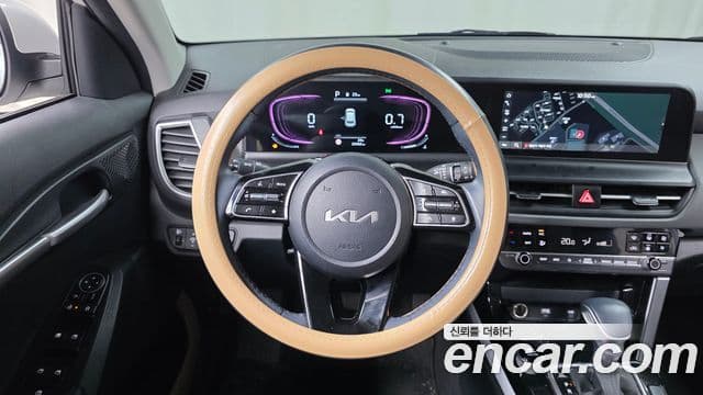Kia Seltos 2024 — Şəkil 14/20