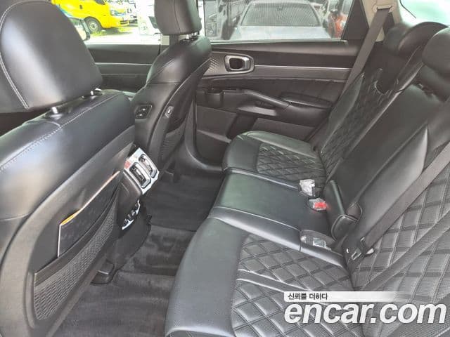 Kia Sorento 2023 — Şəkil 7/20